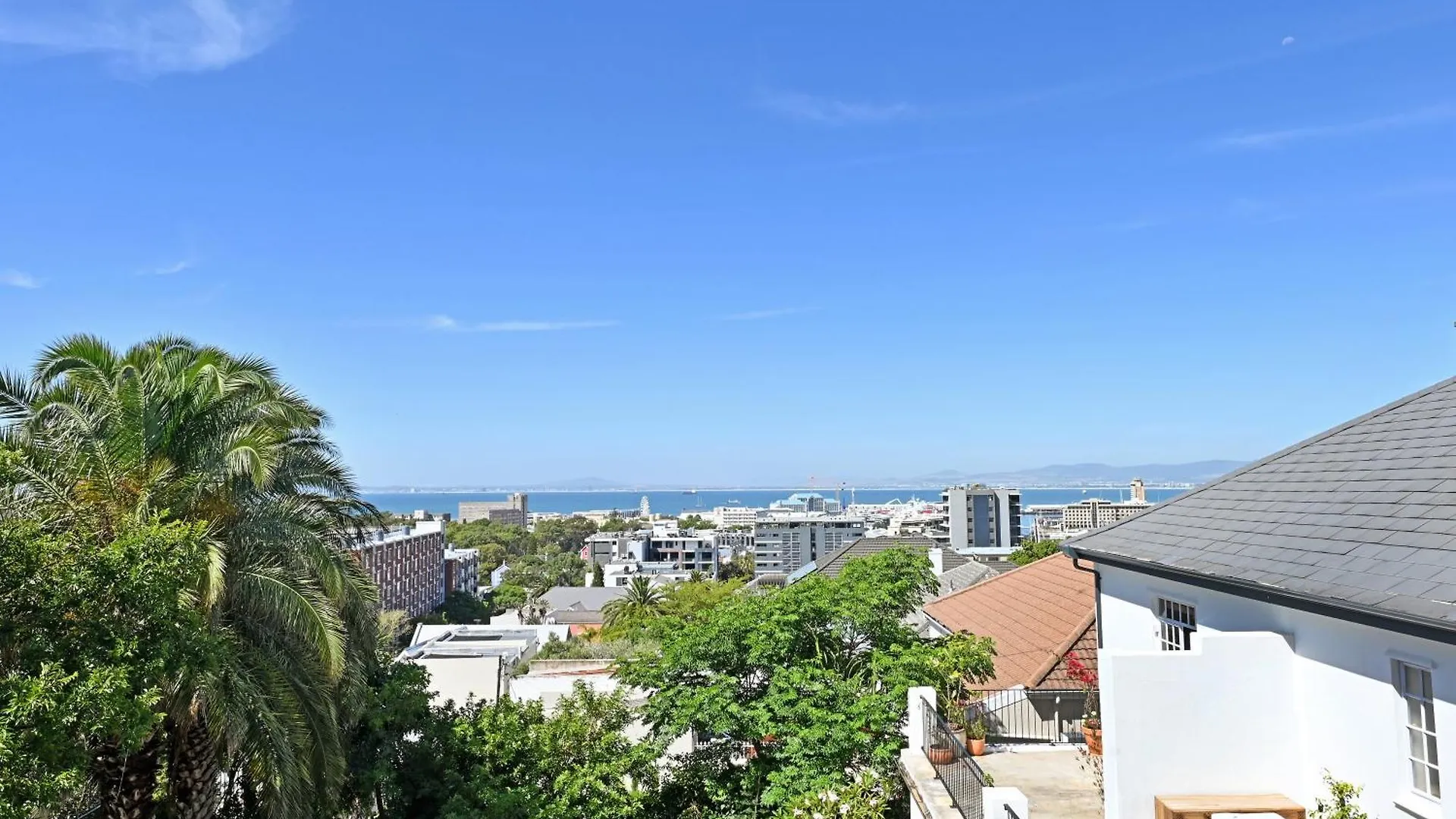 Stylish 2 Bedroom Ensuite Apt With Beautiful Views ケープタウン アパート