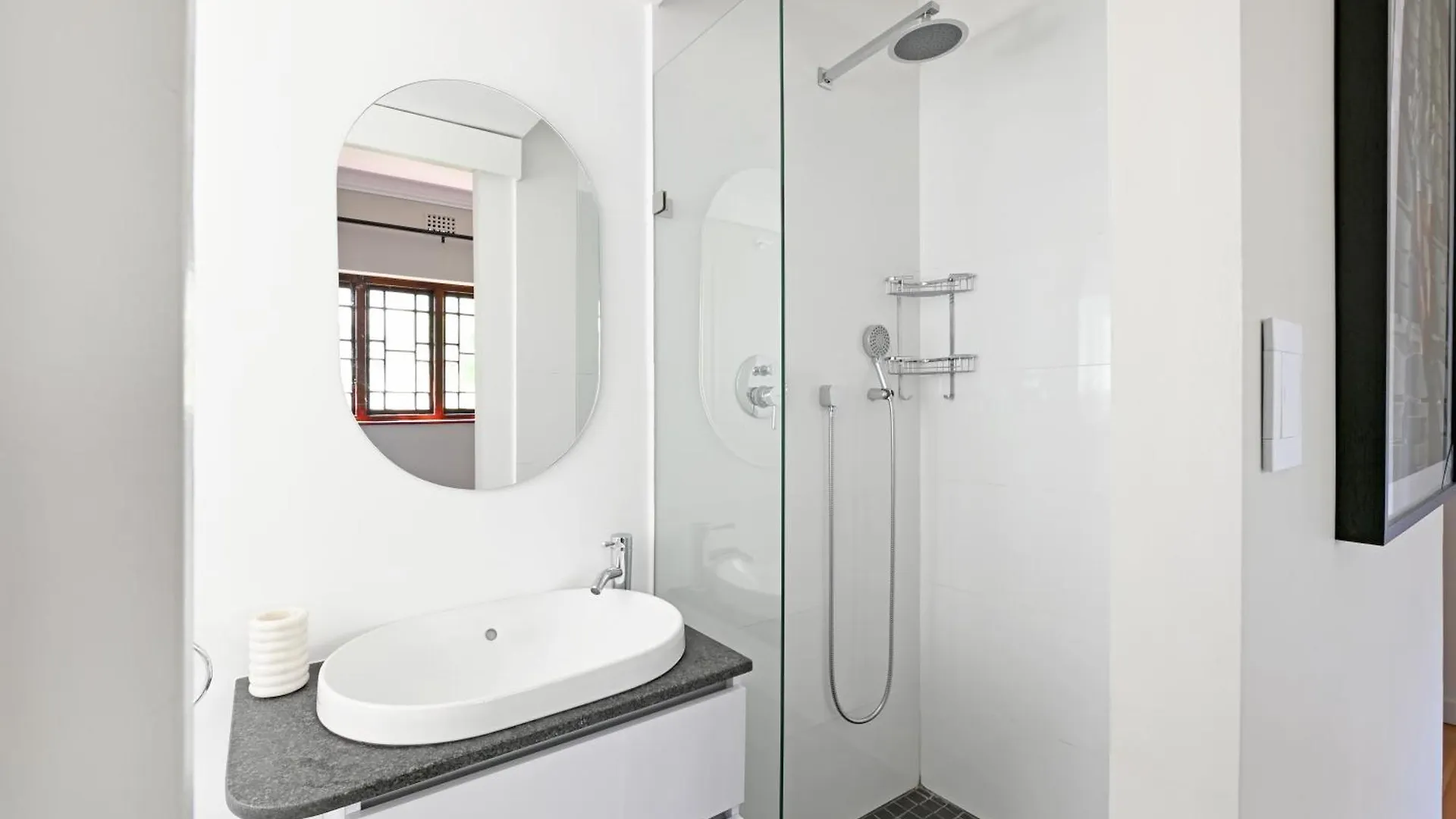 Stylish 2 Bedroom Ensuite Apt With Beautiful Views ケープタウン アパート